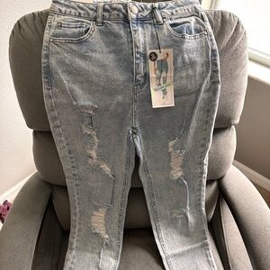NWT ripped hi-rise mom jean